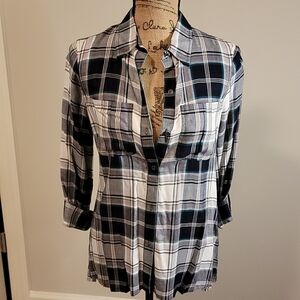 Jessica Simpson plaid top